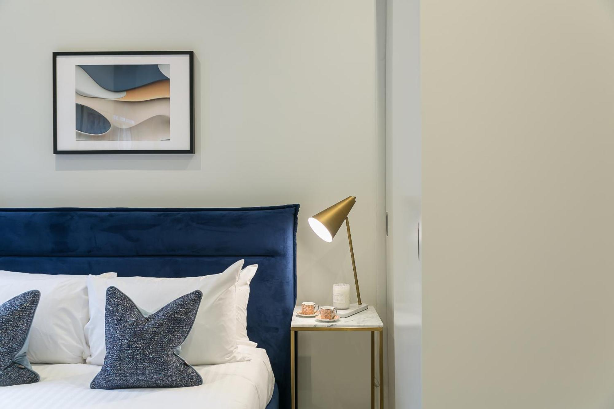 Urban Chic - Drury Apartment Лондон Екстериор снимка